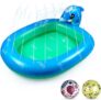 Piscina infantil com golfinhos e aspersores de água