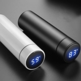Garrafa térmica de 500ml com touch LCD – Preta