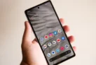 Smartphone Google Pixel 7a 5G Tensor G2 8GB+128GB carbono (Simple set)